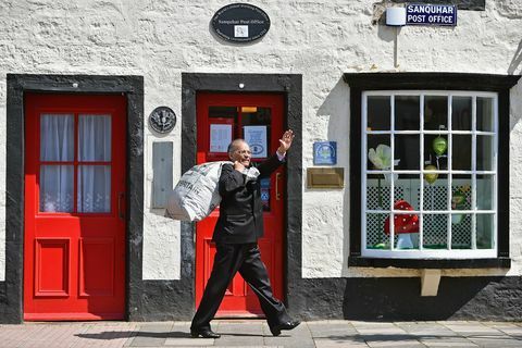 Najstaršia pošta v Škótsku má nového vedúceho pošty