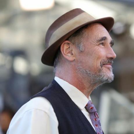 mark rylance sa zúčastňuje premiéry " čakanie na barbarov" počas 15. ročníka filmového festivalu v Zürichu v kino corso 29. septembra 2019 vo švajčiarskom Zürichu