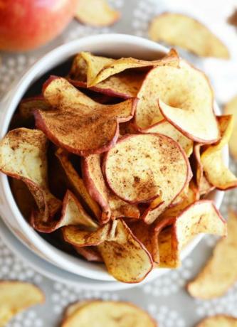 chai apple chips