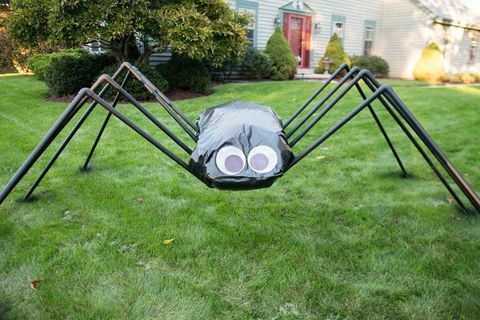 DIY obrie dekorácie pavúkov