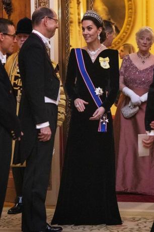 Royals sa zúčastňujú recepcie pre diplomatický zbor v Buckinghamskom paláci
