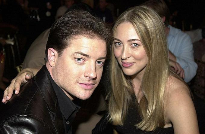 Brendan Fraser a Afton smith počas odovzdávania filmových cien mtv v roku 2001 v zákulisí v Los Angeles, Kalifornia, Spojené štáty americké foto jeff kravitzfilmmagic, inc