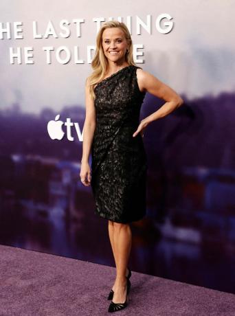 americká herečka Reese Witherspoon prichádza na Apple TV posledná vec, ktorú mi povedal, premiéra v bruin regency divadlo vo westwoode, kalifornia, 13. apríla 2023 foto michael tran afp foto michael tranafp via getty snímky