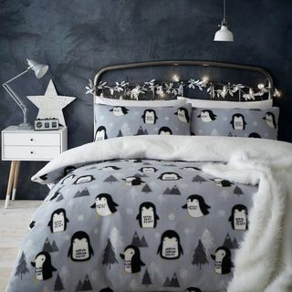 Útulná súprava vianočných prikrývok Penguin Fleece