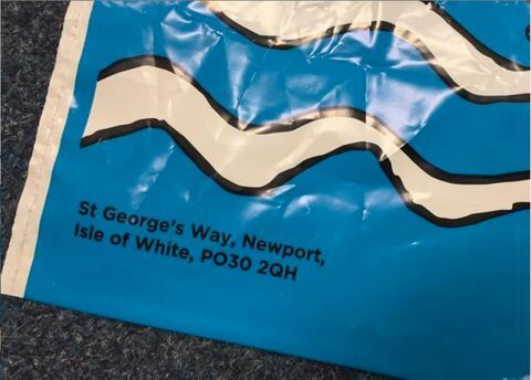Och! Špeciálne tašky Asdy Isle of Wight majú veľkú chybu