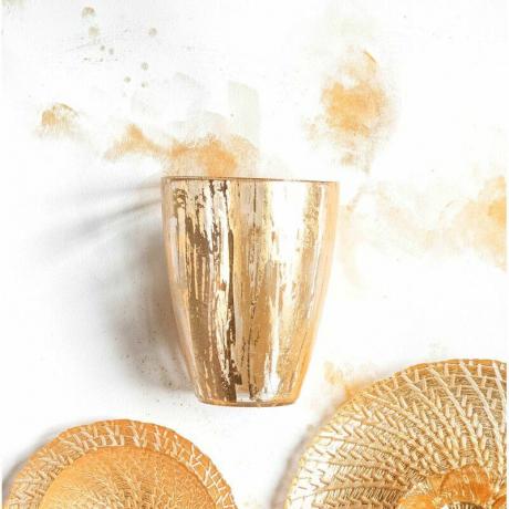 Zlatá stolová váza