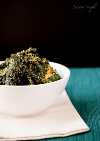 korenené chipsy tahini kale