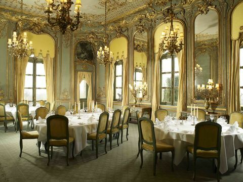 Interiérový záber - francúzska jedáleň - dom Cliveden