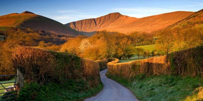 Black Mountain Pass - majáky Brecon, Wales