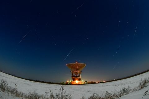 meteorická sprcha obloha noc