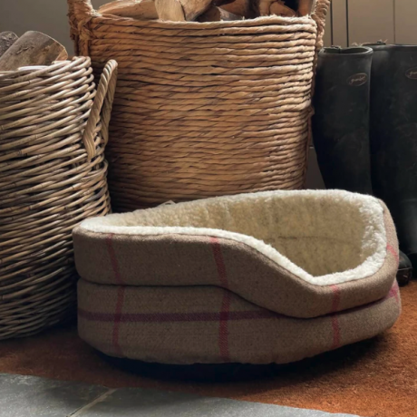 Ručne vyrobená tweedová prítulná posteľ pre psa - fleecová podšívka a plne umývateľná