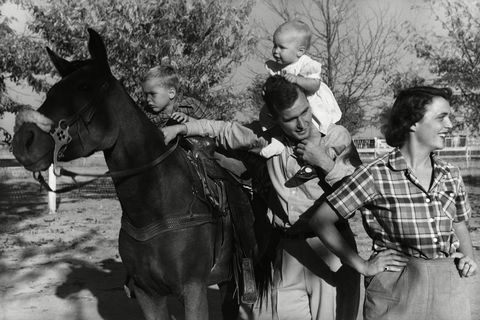 george, pauline, barbara bush a george h.w. krík